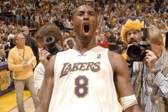 湖人队错失小卡签约：舅舅介入引发的复杂局势