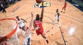 湖人新赛季豪强阵容老化面临争冠难题