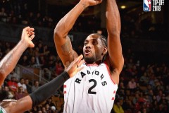 湖人新篇章：詹姆斯领航，团队协作铸就NBA冠军之路